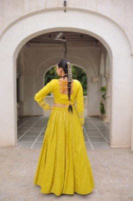 Navratri Royal Touch 7145 Lehenga Choli Gota-Patti Border And Kutchi Gamthi Embroidered Blouse Roman Fabric with Embroidery And Mirror Work Wholesale lehenga choli