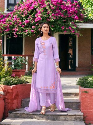 Wanna looks presents Saachi festive collection Kurti pant dupatta set wholesale Kurti catalogue  Wanna kurti